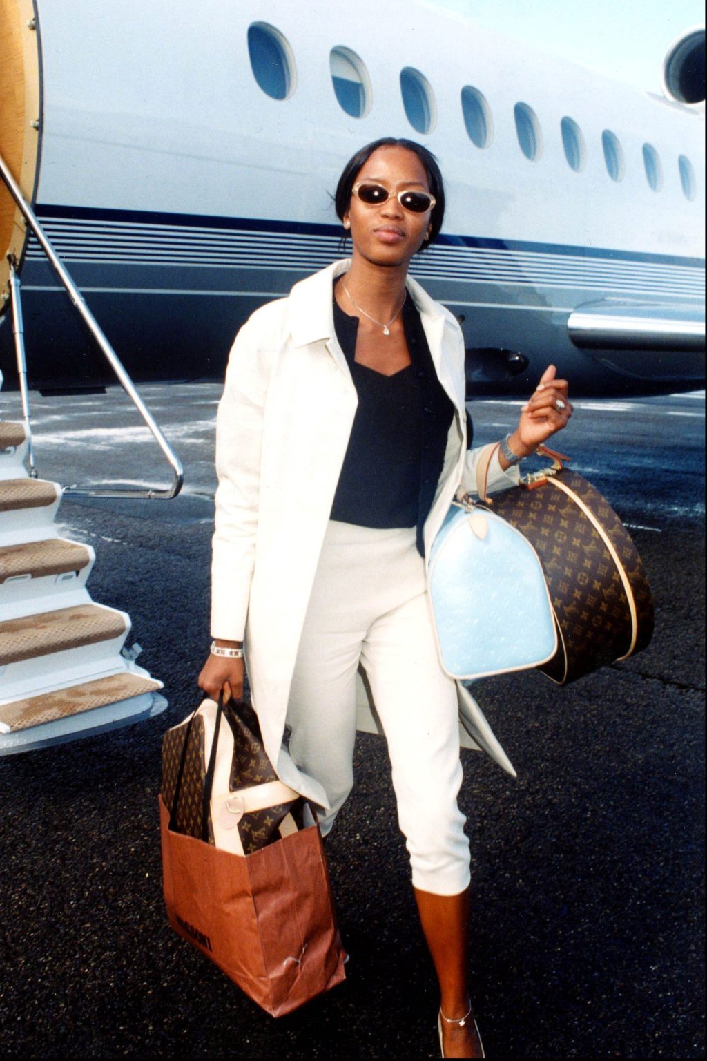 The Timeless Style of 90s Airport&nbsp;Fashion